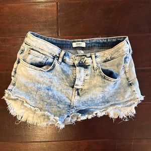forever 21 jean shorts. size 30.